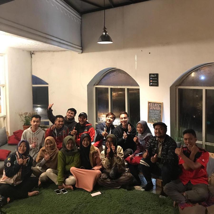 Tani Jiwo Hostel Diyeng Esterno foto