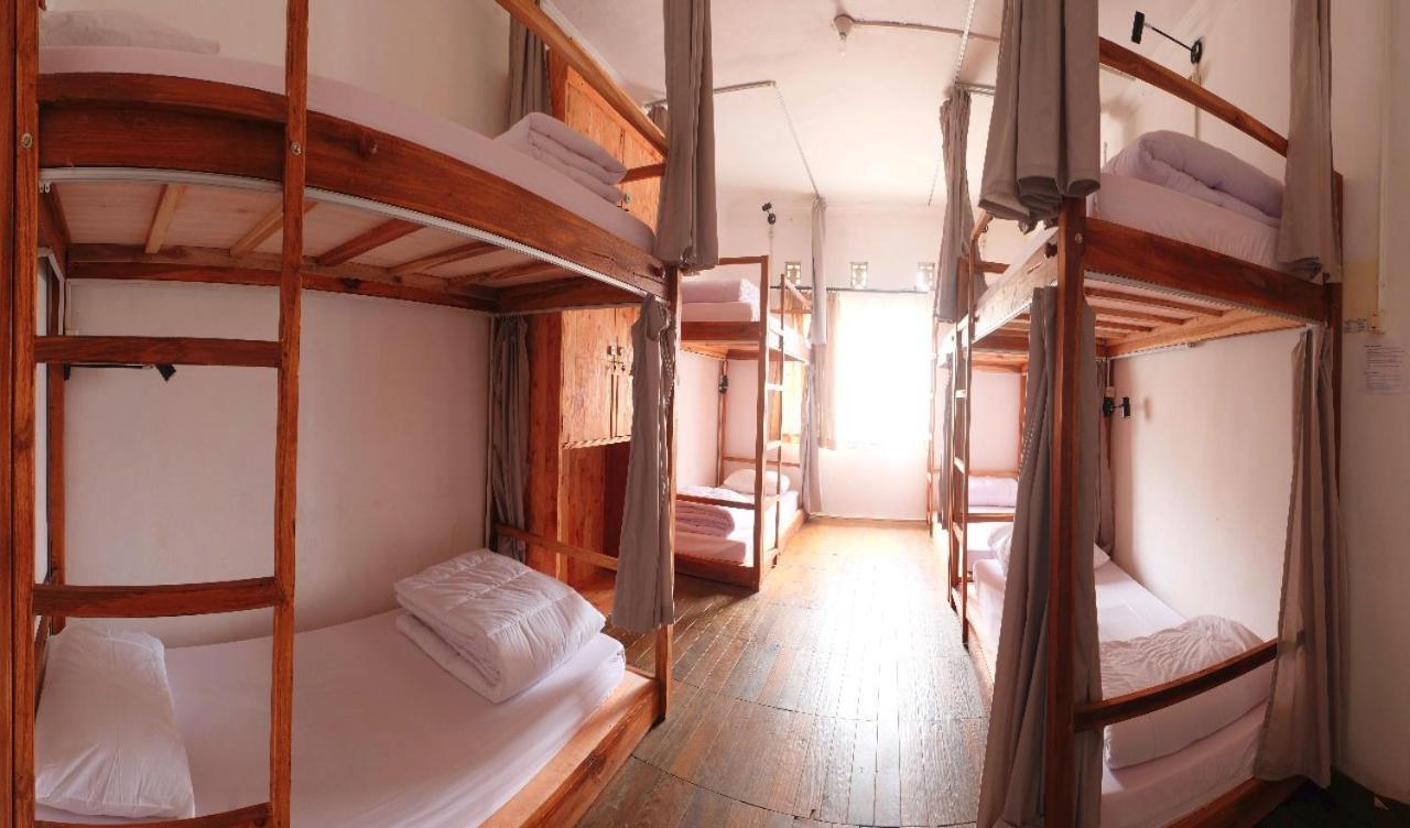 Tani Jiwo Hostel Diyeng Esterno foto