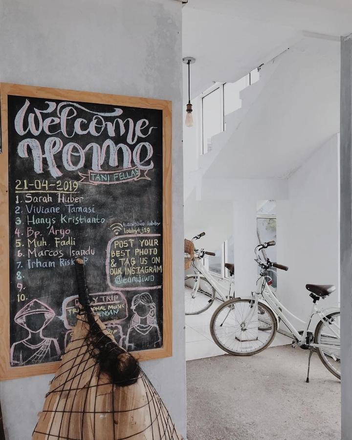 Tani Jiwo Hostel Diyeng Esterno foto